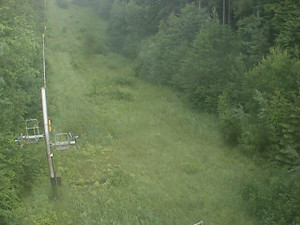 Skiareál Troják - Kamera na svahu B, nástup vleku - 27.6.2025 v 05:29
