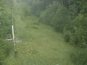 Skiareál Troják - Kamera na svahu B, nástup vleku - 27.6.2025 v 05:39