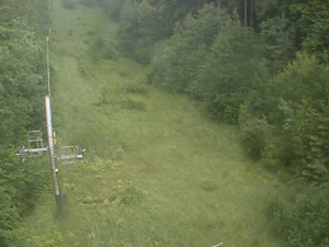 Skiareál Troják - Kamera na svahu B, nástup vleku - 27.6.2025 v 06:59