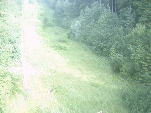 Skiareál Troják - Kamera na svahu B, nástup vleku - 27.6.2025 v 08:09
