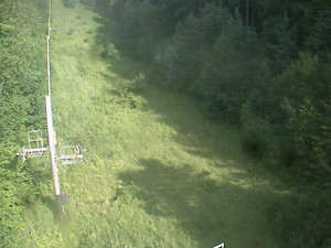 Skiareál Troják - Kamera na svahu B, nástup vleku - 27.6.2025 v 08:29