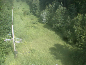 Skiareál Troják - Kamera na svahu B, nástup vleku - 27.6.2025 v 09:19