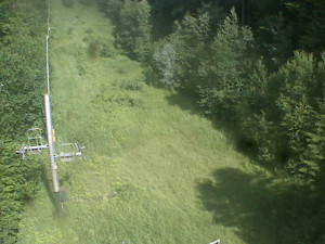 Skiareál Troják - Kamera na svahu B, nástup vleku - 27.6.2025 v 09:29