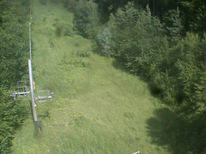 Skiareál Troják - Kamera na svahu B, nástup vleku - 27.6.2025 v 09:59