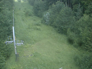 Skiareál Troják - Kamera na svahu B, nástup vleku - 27.6.2025 v 10:09