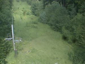 Skiareál Troják - Kamera na svahu B, nástup vleku - 27.6.2025 v 10:49