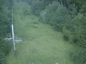 Skiareál Troják - Kamera na svahu B, nástup vleku - 27.6.2025 v 11:19