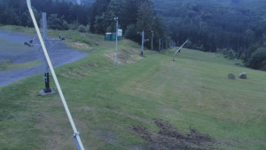 Skiareál Troják - Otočná kamera, svah A - 27.6.2025 v 04:30