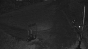 Skiareál Troják - Kamera u nástupu na vlek svah A - 17.6.2025 v 02:55