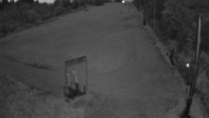 Skiareál Troják - Kamera u nástupu na vlek svah A - 27.6.2025 v 03:55
