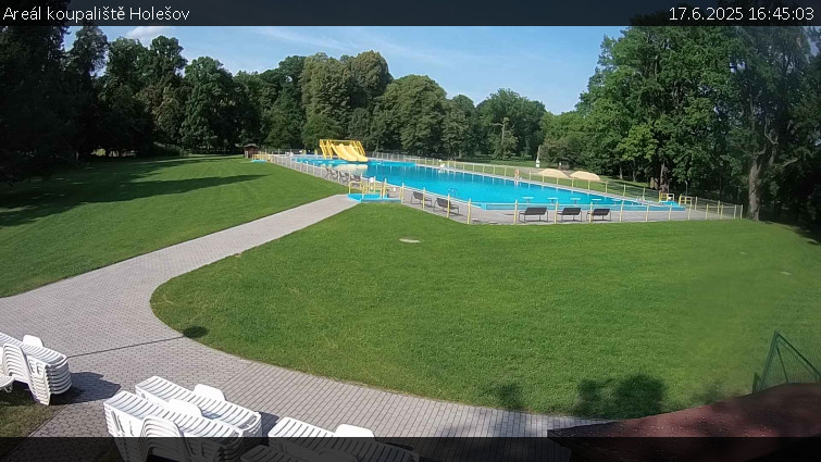 Zámecké koupaliště Holešov - Areál koupaliště Holešov - 17.6.2025 v 16:45 Zámecké koupaliště Holešov - Areál koupaliště Holešov - 17.6.2025 v 16:45