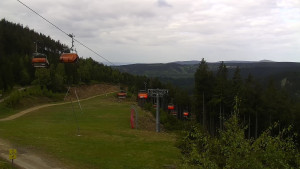 Skiareál Klínovec - Sjezdovka Jáchymovská, lanovka Prima Express - 23.5.2025 v 08:45