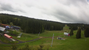 Skiareál Klínovec - Sjezdovka Pařezovka, lanovka CineStar Express - 23.5.2025 v 08:45