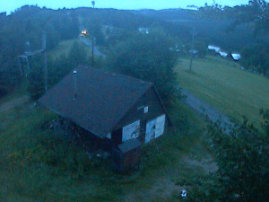 Skiareál Troják - Kamera na svahu B, horní stanice - 27.6.2025 v 04:19