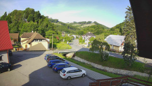 Obec Rusava - Kamera u Jubilejní ZŠ T. G. Masaryka a MŠ - 17.6.2025 v 07:00