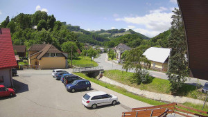 Obec Rusava - Kamera u Jubilejní ZŠ T. G. Masaryka a MŠ - 17.6.2025 v 12:00