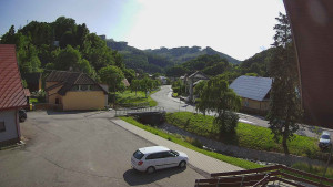 Obec Rusava - Kamera u Jubilejní ZŠ T. G. Masaryka a MŠ - 17.6.2025 v 17:00