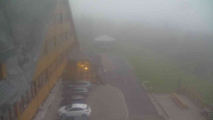 Sporthotel Kurzovní - Parkoviště a hlavní vchod - 17.6.2025 v 04:45