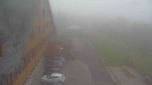Sporthotel Kurzovní - Parkoviště a hlavní vchod - 17.6.2025 v 04:55