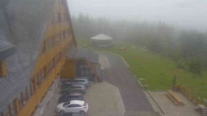Sporthotel Kurzovní - Parkoviště a hlavní vchod - 17.6.2025 v 06:45