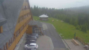 Sporthotel Kurzovní - Parkoviště a hlavní vchod - 17.6.2025 v 06:50