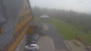 Sporthotel Kurzovní - Parkoviště a hlavní vchod - 17.6.2025 v 06:55