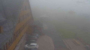 Sporthotel Kurzovní - Parkoviště a hlavní vchod - 17.6.2025 v 07:05