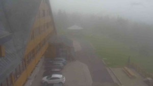 Sporthotel Kurzovní - Parkoviště a hlavní vchod - 17.6.2025 v 07:10