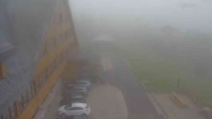 Sporthotel Kurzovní - Parkoviště a hlavní vchod - 17.6.2025 v 07:15
