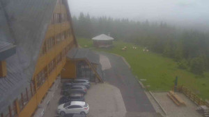 Sporthotel Kurzovní - Parkoviště a hlavní vchod - 17.6.2025 v 07:25