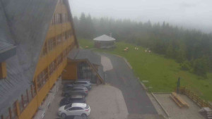 Sporthotel Kurzovní - Parkoviště a hlavní vchod - 17.6.2025 v 07:40
