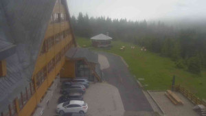 Sporthotel Kurzovní - Parkoviště a hlavní vchod - 17.6.2025 v 07:55