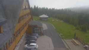 Sporthotel Kurzovní - Parkoviště a hlavní vchod - 17.6.2025 v 08:10