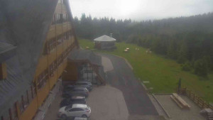 Sporthotel Kurzovní - Parkoviště a hlavní vchod - 17.6.2025 v 08:50