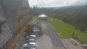 Sporthotel Kurzovní - Parkoviště a hlavní vchod - 17.6.2025 v 09:10