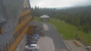 Sporthotel Kurzovní - Parkoviště a hlavní vchod - 17.6.2025 v 09:20