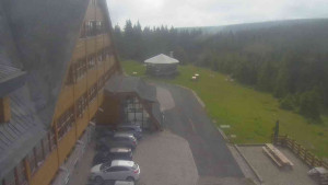 Sporthotel Kurzovní - Parkoviště a hlavní vchod - 17.6.2025 v 09:35