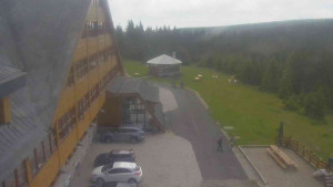 Sporthotel Kurzovní - Parkoviště a hlavní vchod - 17.6.2025 v 10:40