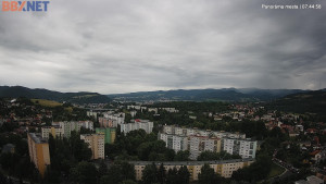 Město Banská Bystrica - Pohled od Sásové-Rudlové - 17.6.2025 v 07:45