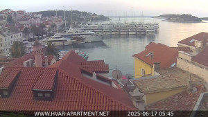 Hvar - Přístav Hvar - 17.6.2025 v 05:45
