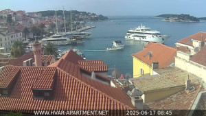 Hvar - Přístav Hvar - 17.6.2025 v 08:45