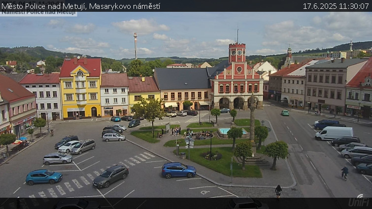 Město Police nad Metují - Masarykovo náměstí - 17.6.2025 v 11:30 Město Police nad Metují - Masarykovo náměstí - 17.6.2025 v 11:30