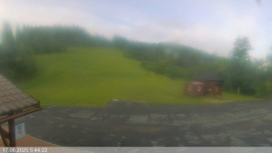 Ski areál Razula - Dolní část sjezdovky - 17.6.2025 v 05:45