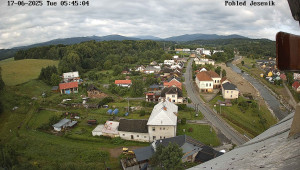 Obec Mikulovice - Pohled na Jeseniky - 17.6.2025 v 06:45
