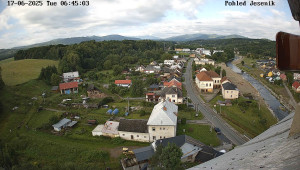 Obec Mikulovice - Pohled na Jeseniky - 17.6.2025 v 07:45